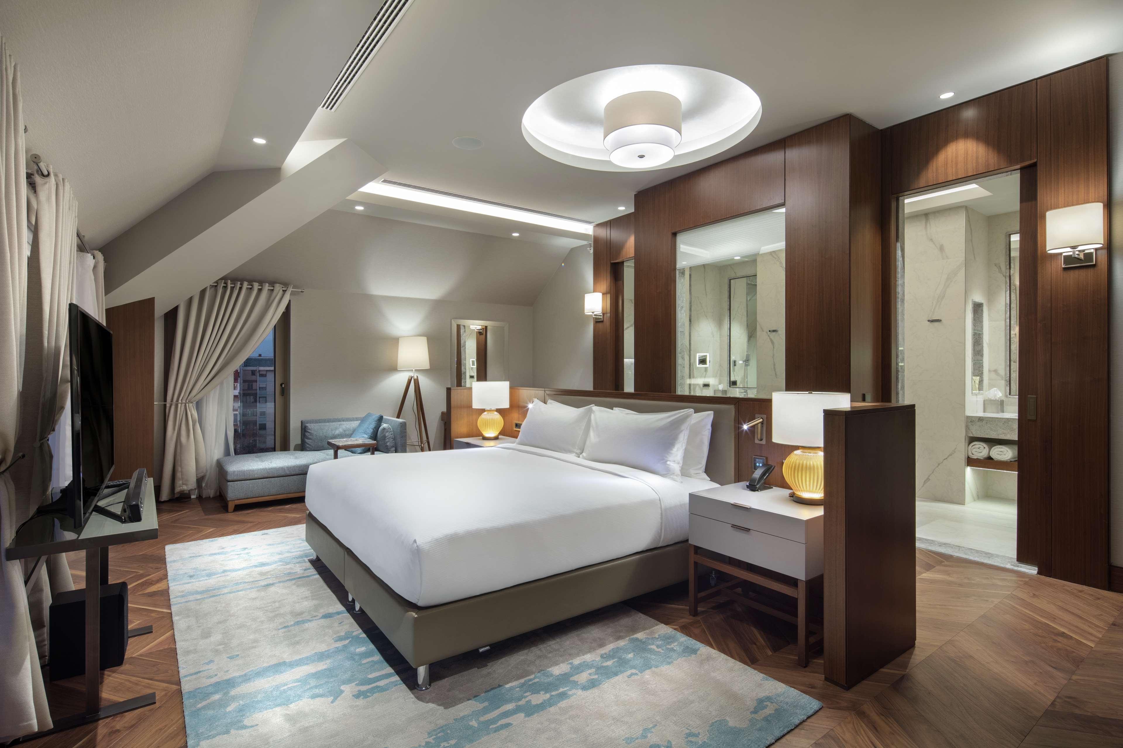 Doubletree By Hilton Skopje Hotel Exterior photo Suite
